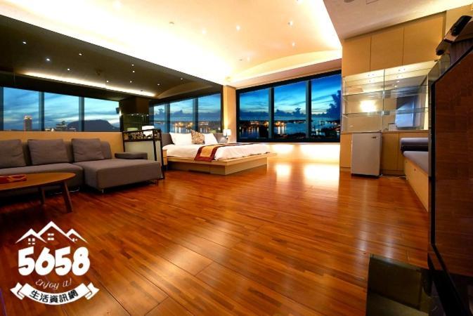 85旅行家 Apartment Kaohsiung Luaran gambar